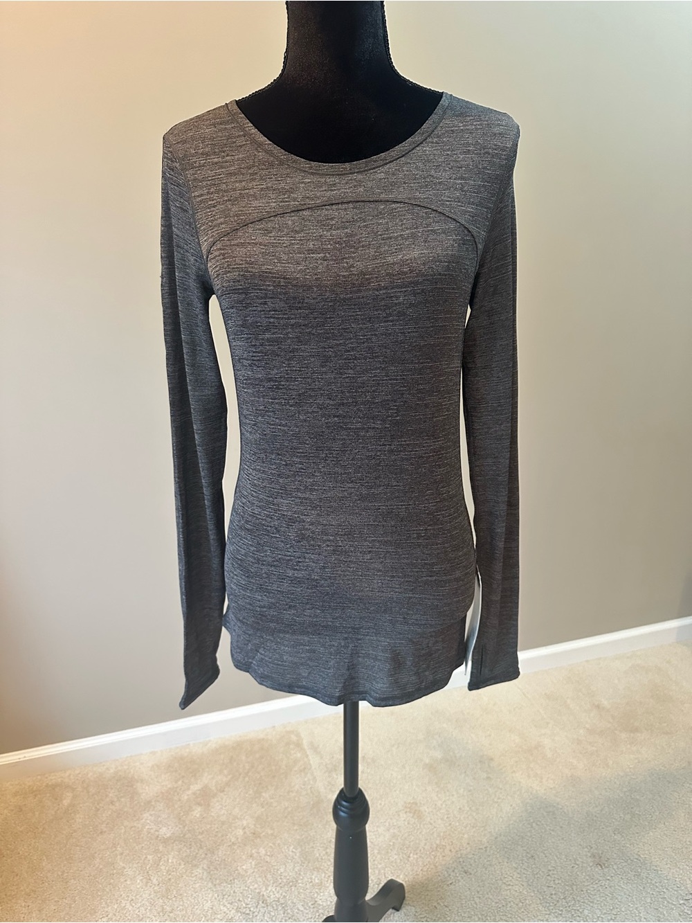 lululemon athletica Heathered Charcoal On Track Long Sleeve Crew NWT Size 2
